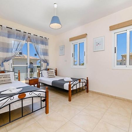 Blue Water Bay Villas Паралімні Екстер'єр фото