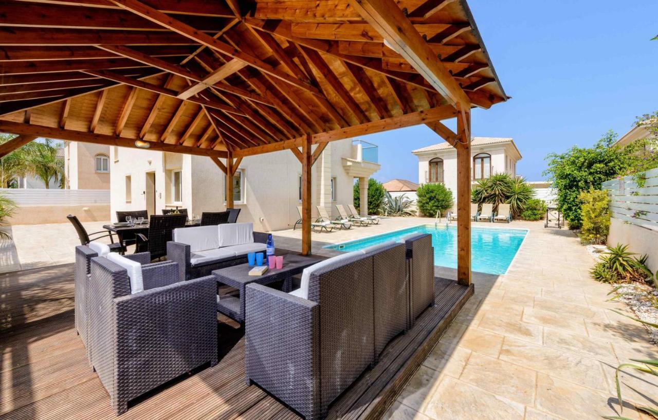 Blue Water Bay Villas Паралімні Екстер'єр фото