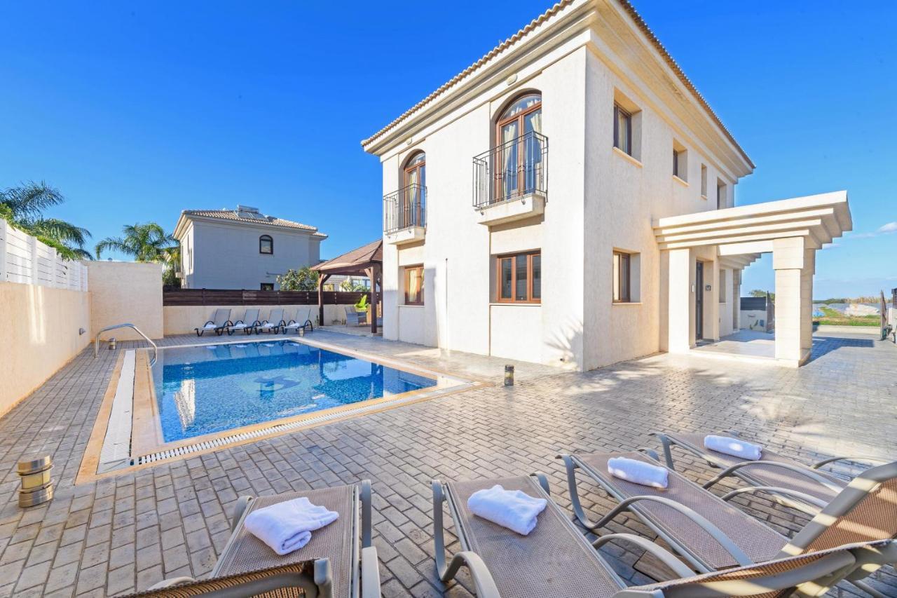 Blue Water Bay Villas Паралімні Екстер'єр фото