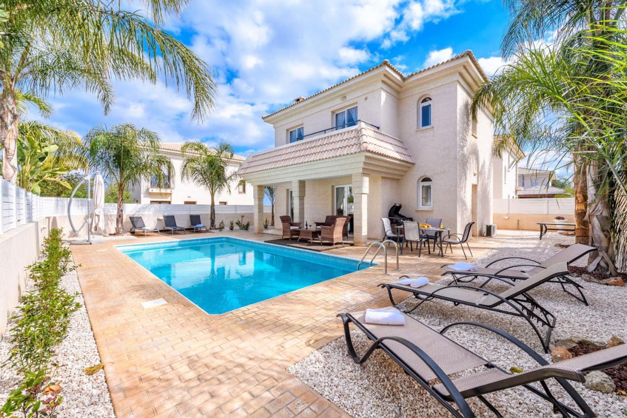 Blue Water Bay Villas Паралімні Екстер'єр фото